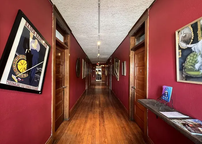 The Oliver House - Adults Only