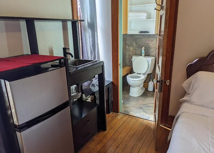 The Oliver House - Adults Only