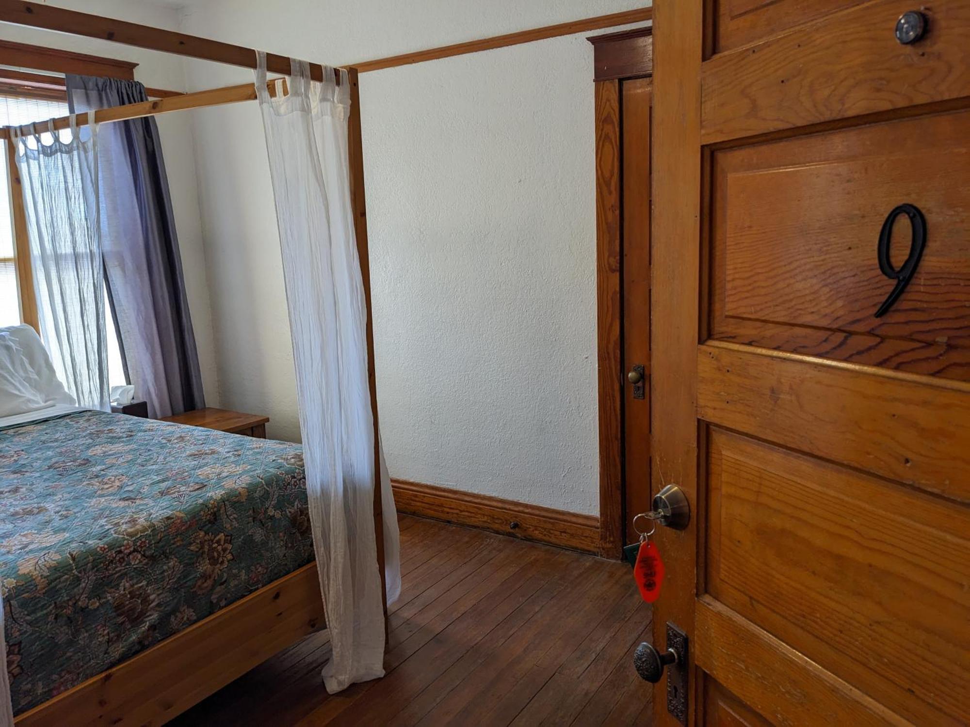 The Oliver House - Adults Only *