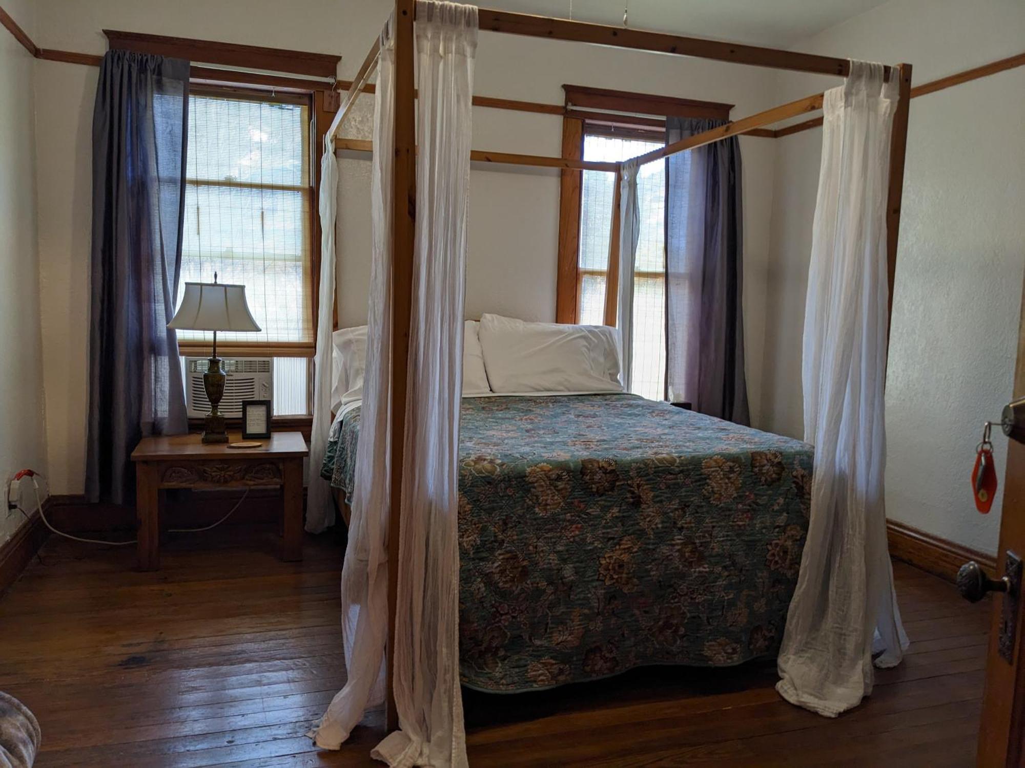 The Oliver House - Adults Only Couette-café *