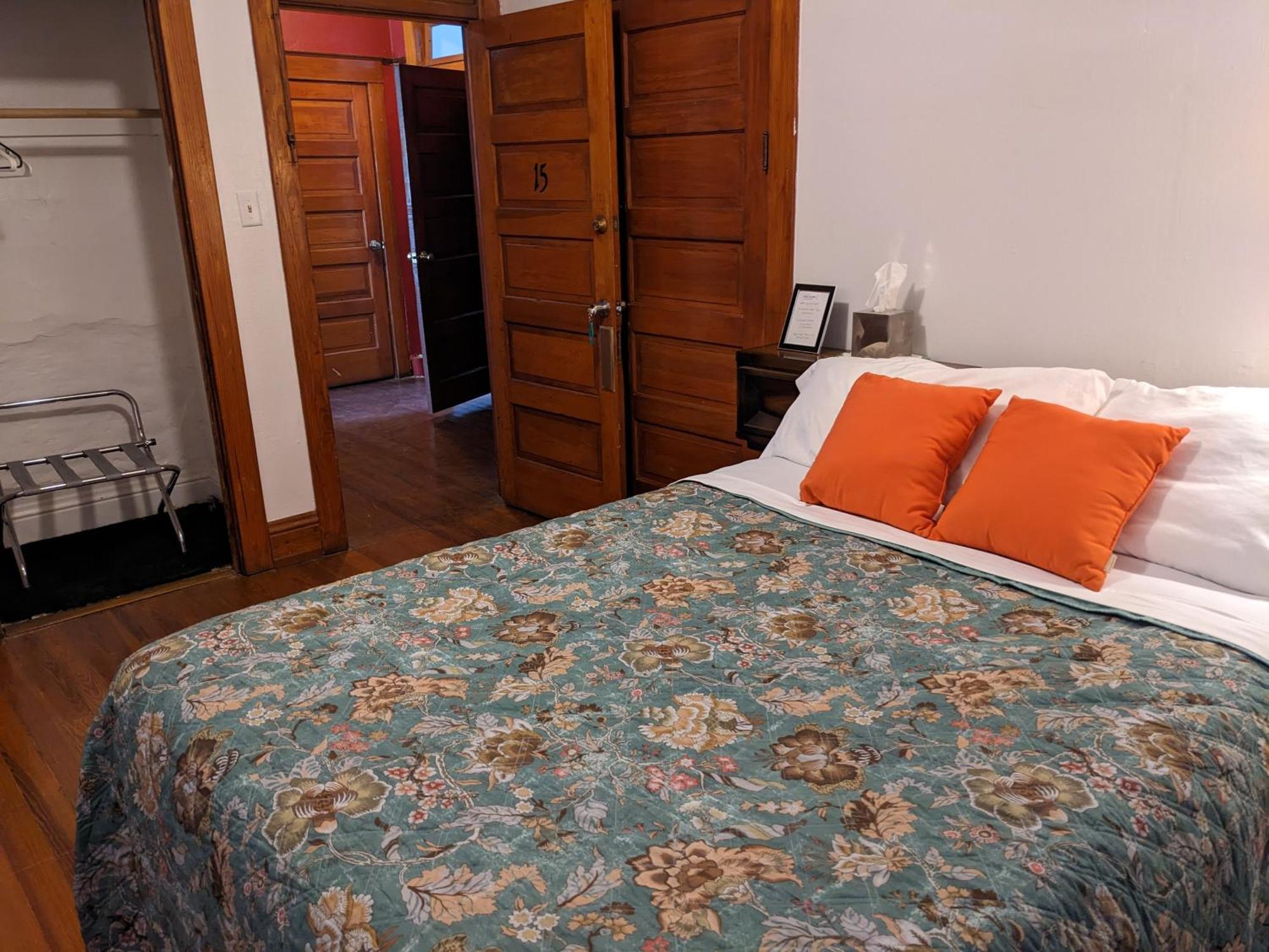 The Oliver House - Adults Only Couette-café *